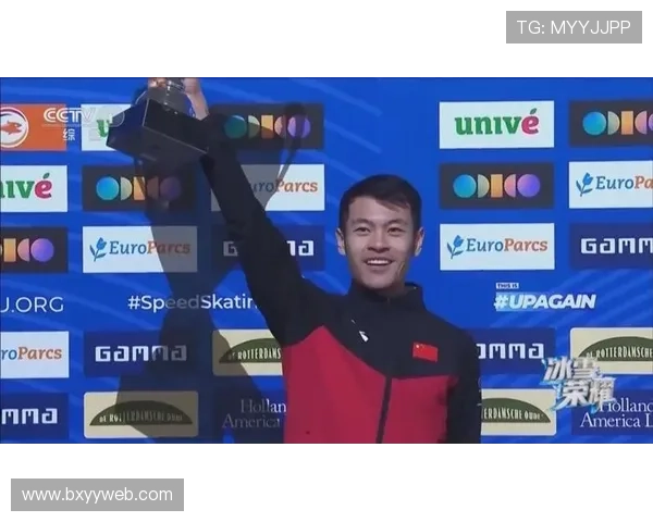 中国队致敬宁忠岩金牌在胸荣耀